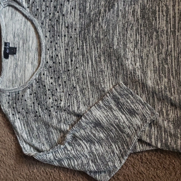 Sweater - Picture 4 of 4